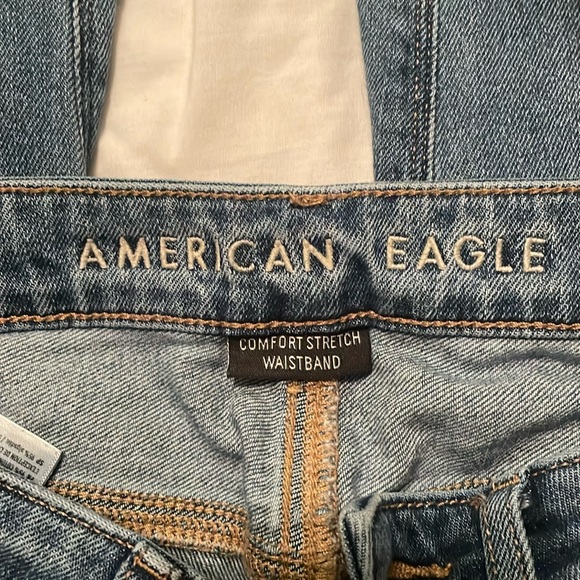 American Eagle | Mom Jean | Size 2 - Picture 5 of 6